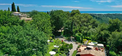 Hôtel Spa Restaurant Cantemerle — photograph from its Authentic Hotels & Cruises profile